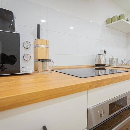 2 Bedroom Apartment In The Dob Street, Emerald Budapest Exterior photo
